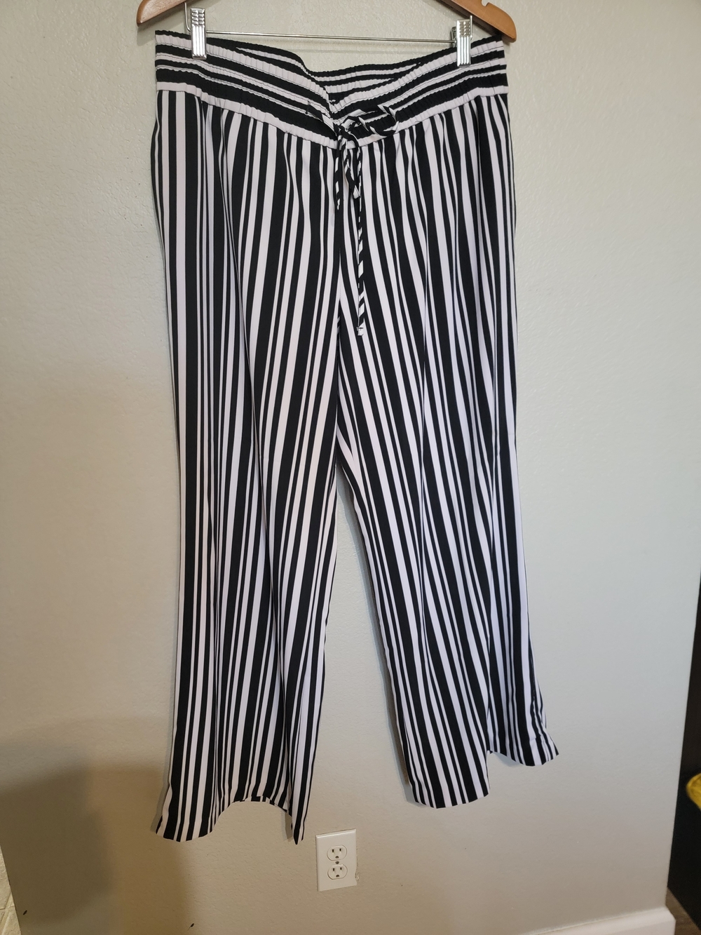 Black & White Striped Men’s Relaxed Pants